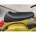 Asiento Vespa ANCELLOTTI Classic negro, borde blanco